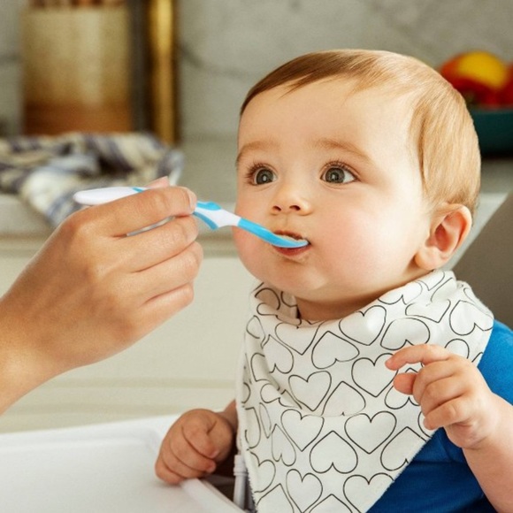 Munchkin's Soft-Tip Ergonomic Infant Spoons. - Picture 3 of 11